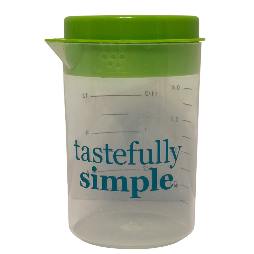 Tastefully Simple 16oz Salad Dressing Shaker Measuring Cup Green Lid Strainer